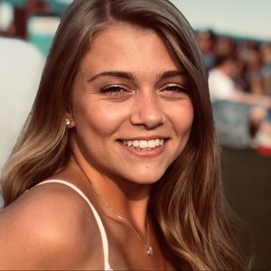 Meet your Posher, Caroline